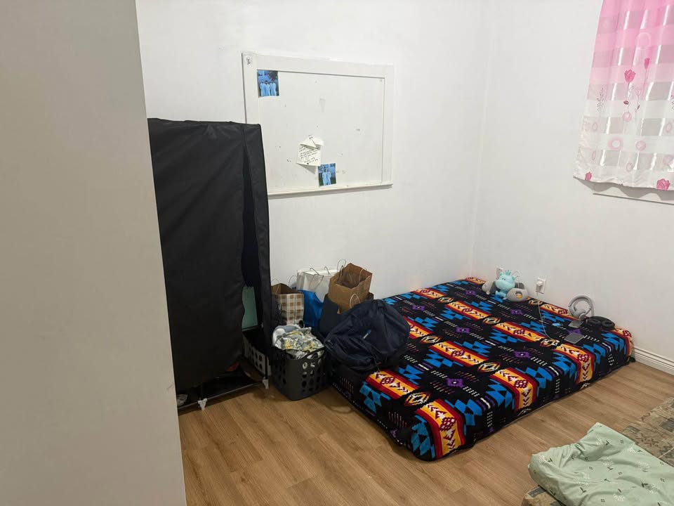 May be an image of bedroom